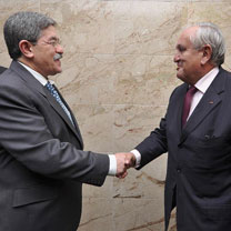 PM Ouyahia the First Algerian Official Ever to Visit French Ambassador Office