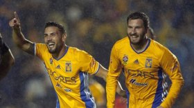 ديلور مدلّل الجمهور المكسيكي