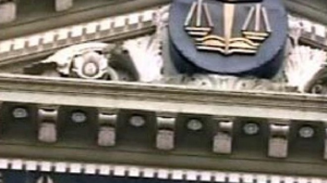 توقيف إطارات بسونلغاز وشركة تأمين المحروقات ونائب “مير” وهران