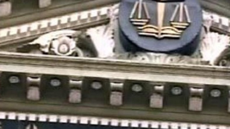 توقيف إطارات بسونلغاز وشركة تأمين المحروقات ونائب “مير” وهران