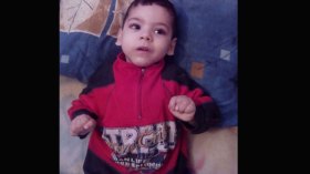 والد “محمد آدم” يناشد المحسنين مساعدة إبنه للعلاج بتونس