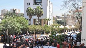 مكتتبو “عدل 2” في وقفة احتجاجية أمام مقر الوكالة