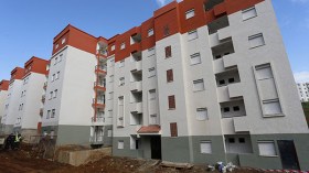 مكتتبو 601 سكن “عدل كناب” بالبويرة يحتجون