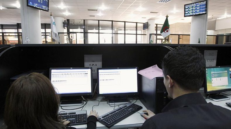 لا تدخلوا الإدارات.. نحن في عطلة