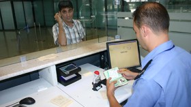 توقيف ثلاثة مطلوبين بمطار هواري بومدين