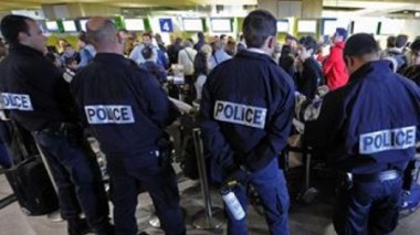 Manifestation à l'aéroport de Roissy de voyageurs « indésirables » en Israël