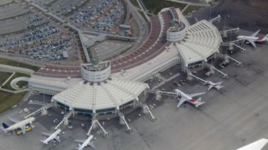 Incendie à l’aéroport d’Alger: le trafic aérien perturbé