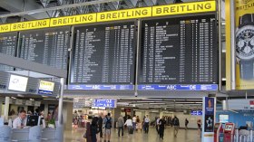 أنتم جزائريون.. هل تحملون أسلحة في أمتعتكم؟