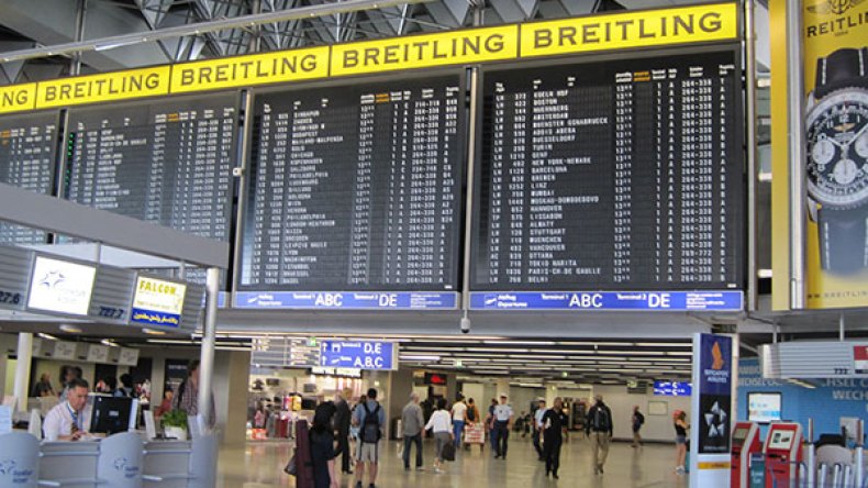 أنتم جزائريون.. هل تحملون أسلحة في أمتعتكم؟