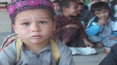 Cinq enfants victimes chaque jour de la guerre en Afghanistan