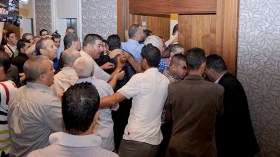 شباب” الأفلان” يتراشقون بالكراسي ببلعباس