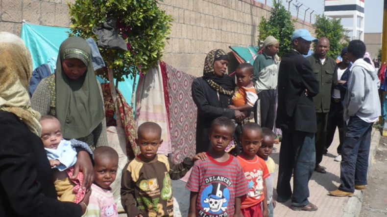 تسول متعدد الجنسيات يغزو شوارع وطرقات المسيلة