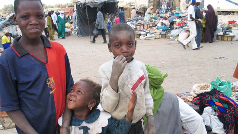 مطالب بتنظيم العمالة الإفريقية بورشات المقاولين في إيليزي