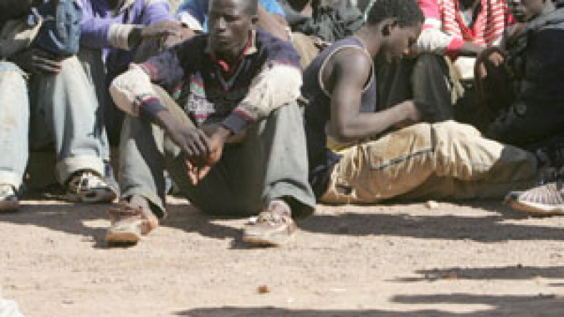 15 ألف “حرّاق” وقعوا ضحية شبكة المتاجرة بالبشر عبر الحدود الجزائرية