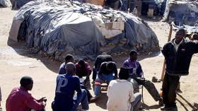 كاميرونيون يقتلون ابن بلدهم لأنه نافسهم في تهريب “الحراقة” بمغنية
