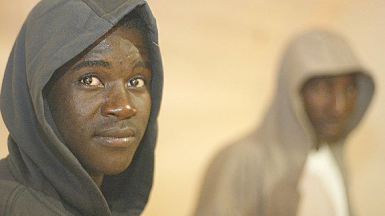 فيديوهات وصوّر مفبركة لترويع الأفارقة بالجزائر!