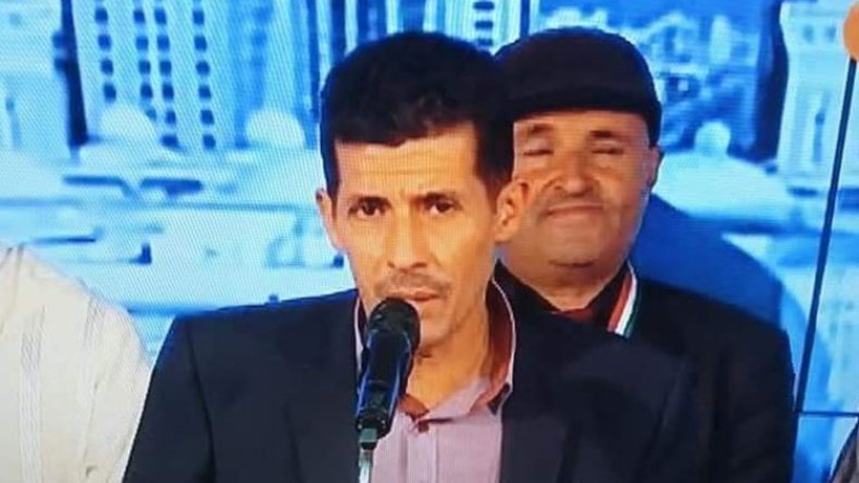 ابن جيجل “ياسين آفريد” يفوز ببردة “شاعر الرسول 2019”!