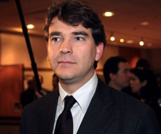 Arnaud Montebourg prêt à assumer le passé colonial de la France
