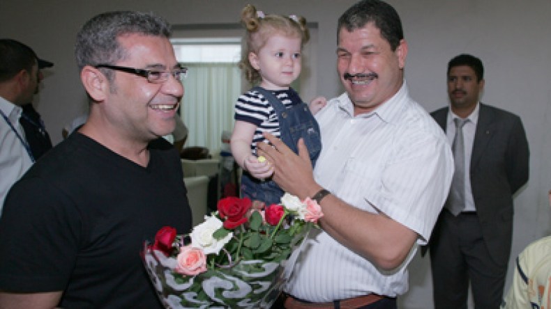 الآغا وصل أمس إلى الجزائر ويكرم اليوم في الموقار