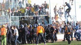 سيناريو مقتل إيبوسي يعيد ملف إرهاب الملاعب الجزائرية إلى الواجهة