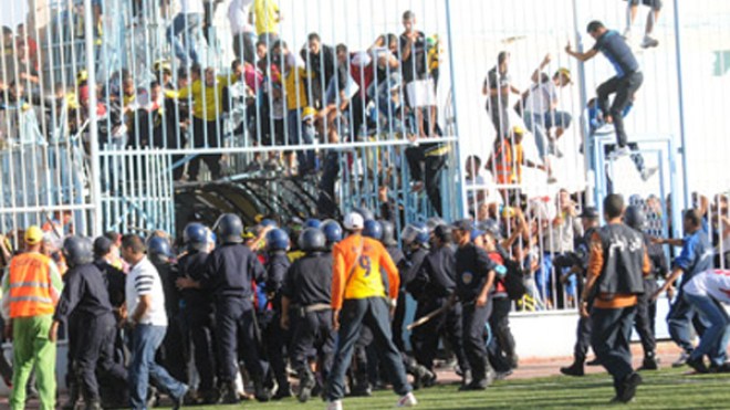 سيناريو مقتل إيبوسي يعيد ملف إرهاب الملاعب الجزائرية إلى الواجهة