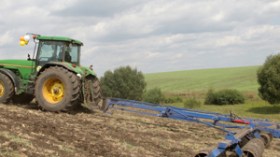 18 شهرا لتسوية المليكة أو تأميم الأراضي الفلاحية