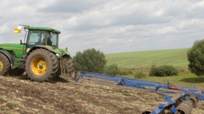 18 شهرا لتسوية المليكة أو تأميم الأراضي الفلاحية