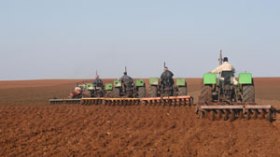 الحكومة تشدد العقوبات ضد المتلاعبين بالمستثمرات الفلاحية