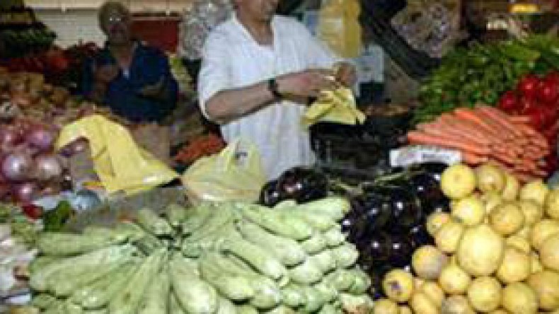 سوء التغذية يعصف بمناطق الجنوب بسب غلاء الأسعار