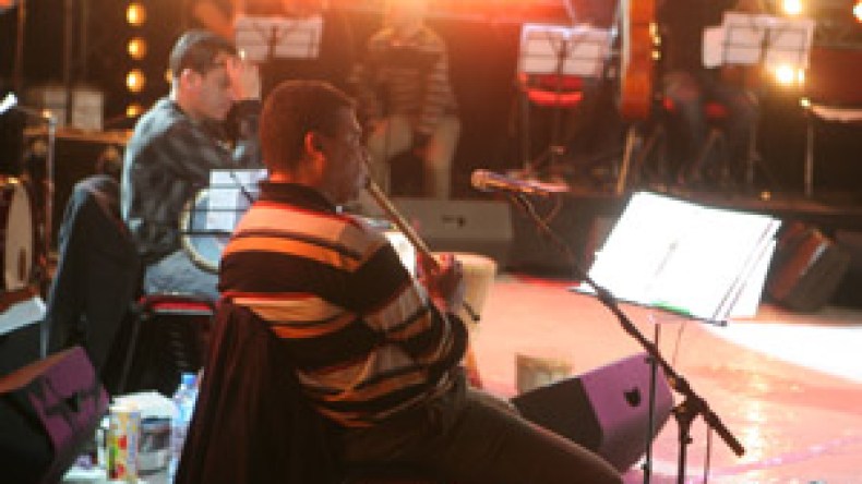 ‮”‬أهاليل‮”‬‭ ‬تخترق‭ ‬تعليمات‭ ‬مدير‮ ‬التلفزيون‭ ‬وحديث‭ ‬عن‭ ‬استفادة‭ ‬مخرجها‭ ‬من‭ ‬امتيازات