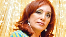 مستغانمي داعية على الفايس بوك تحرض النساء على الرجال