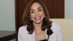 مستغانمي تحل ضيفة على جامعة باتنة في أول لقاء “بويكي ستايج”