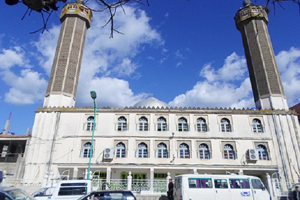 Le chef de la secte ahmadite demande à ses partisans en Algérie d’être patients