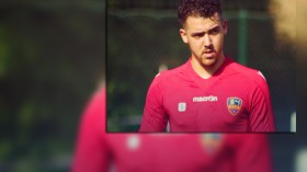 أحمد قيطاف جزائري جديد يعرض خدماته على بلماضي