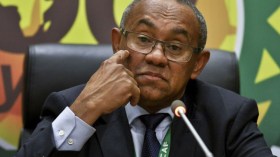 سكرتير الكاف السابق: أحمد أحمد يجامل المغرب بتعيين غاساما لكل مبارياته