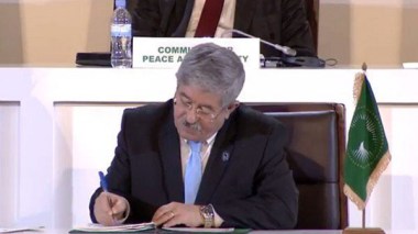 Ouyahia signe l’accord instituant la Zone africaine de libre échange