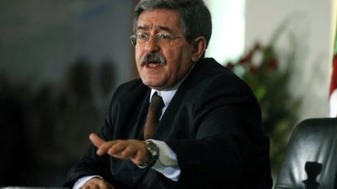 Sahara occidental: l'Algérie rejette tout changement de frontières par la force (Ouyahia)