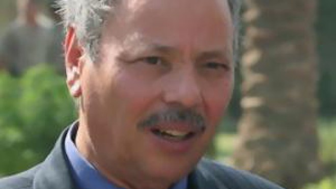 الجزائر ومصر تقودان مبادرة للوساطة بين القذافي والثوار ‬