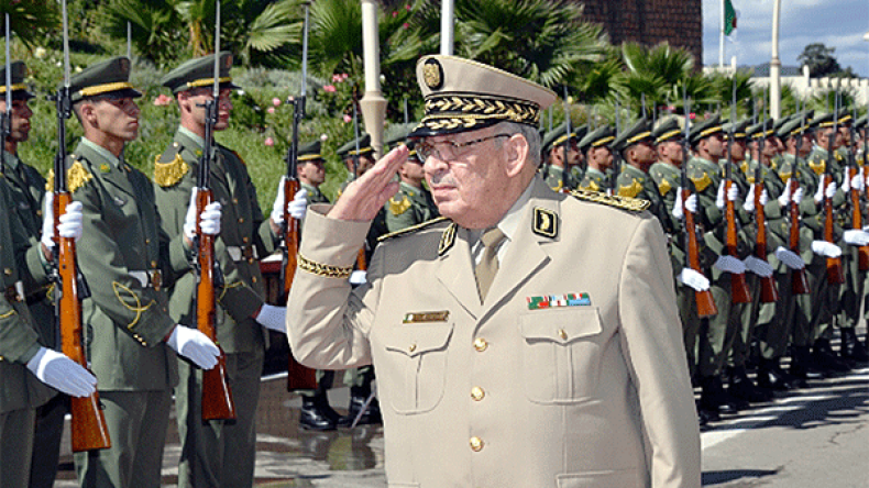 قايد صالح: “عليكم بتسليم أنفسكم للإستفادة من المصالحة الوطنية”