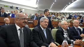 البرلمان يصادق على قانون النقد والقرض