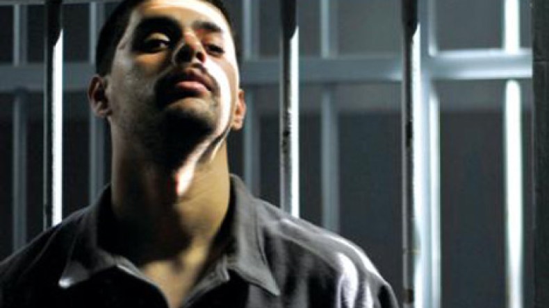 “زبانة” يبرمج مع فيلم إسرائيلي عن الشذوذ في إيطاليا!