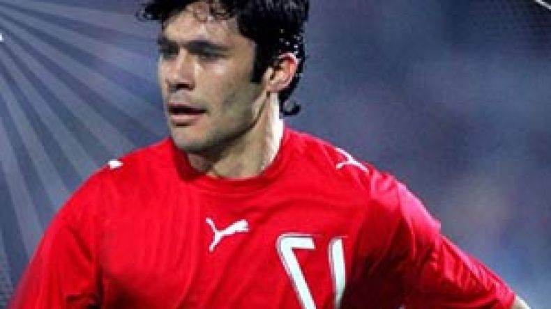 أحمد  حسن  واثق  من  تأهل  الأهلي  إلى  النهائي
