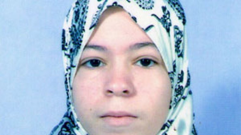 التلميذة عائشة بفضيل: “سر نجاحي والدتي وأمنيتي أن أكون أديبة مثل أحلام مستغانمي”