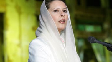 Aïcha Kadhafi au peuple libyen: « Vengez votre martyr et soulevez-vous contre les rebelles de l’Otan »