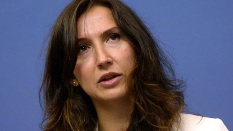 استقالة أول وزيرة مسلمة في السويد كانت تقود مخمورة