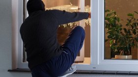 مغترب ينجو من القتل بعد اقتحام لصوص منزله ليلا!