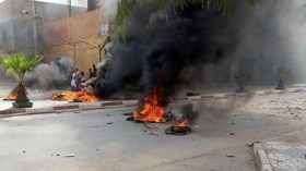 مواجهات ساخنة بين المحتجين وقوات الأمن بعين وسارة