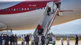 الجالية الجزائرية بالخارج: نحن نعاني افتحوا لنا الحدود