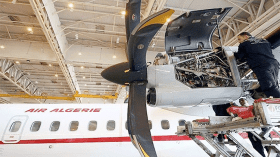 “الجوية الجزائرية” تحقق في خصم منح وعلاوات موظفي قسم الصيانة