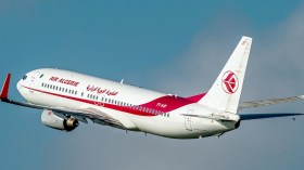 النيران “تأكل” طائرة الجوية الجزائرية التي باعتها لأمريكا!